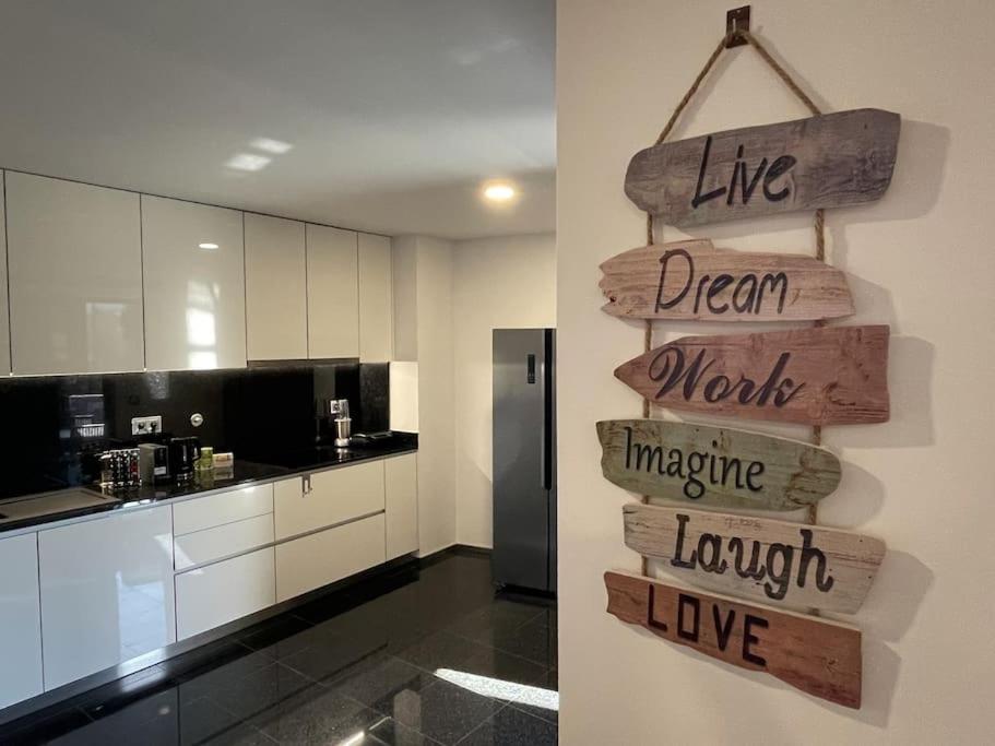 Magic Home, Everything You Need. 푼샬 외부 사진